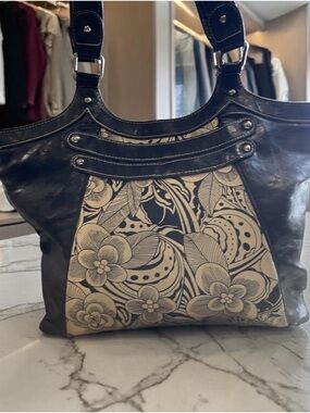Sag Harbor Black Shoulder Tote with Cream Floral Panel